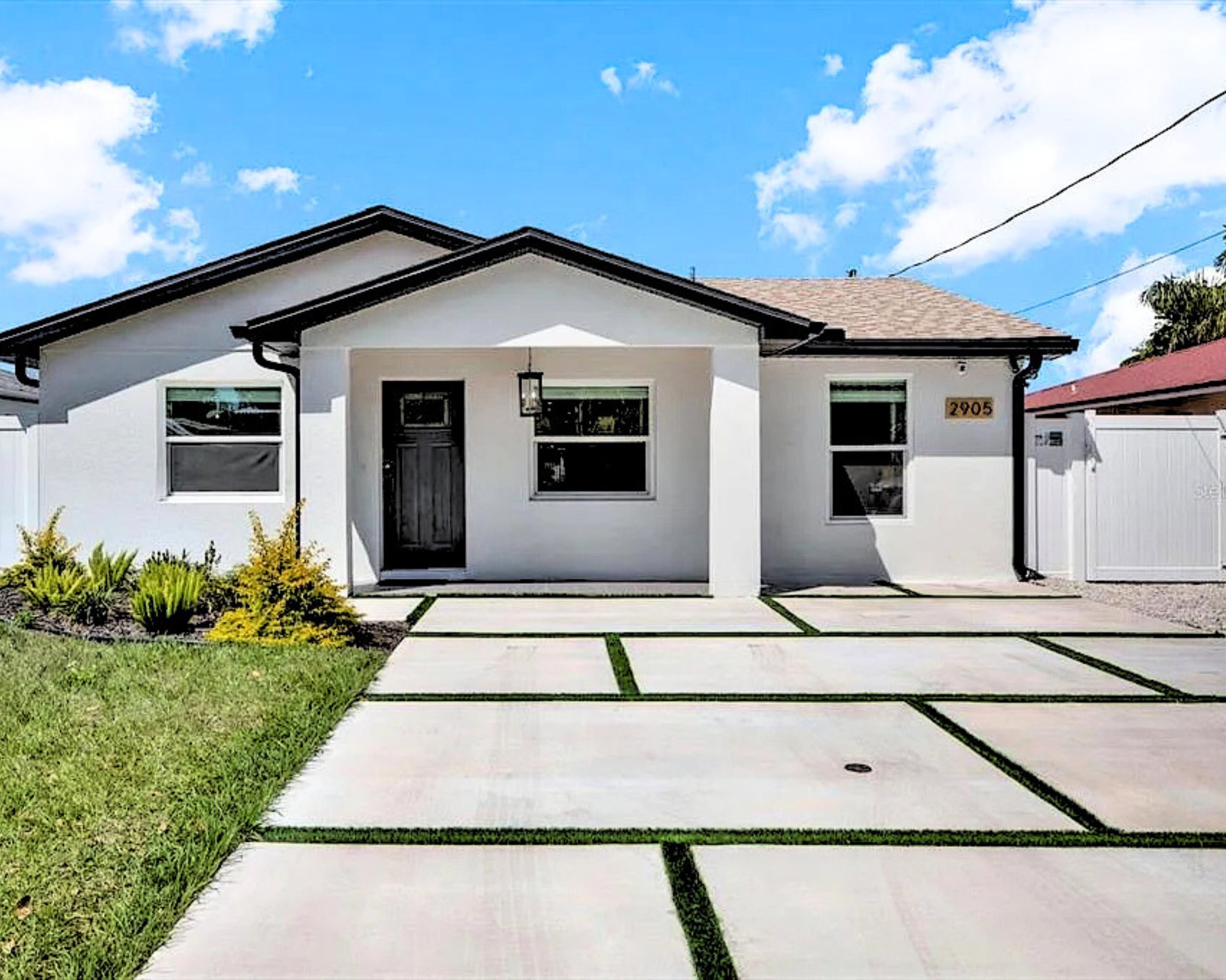 Tampa House: 2905 W Collins Street