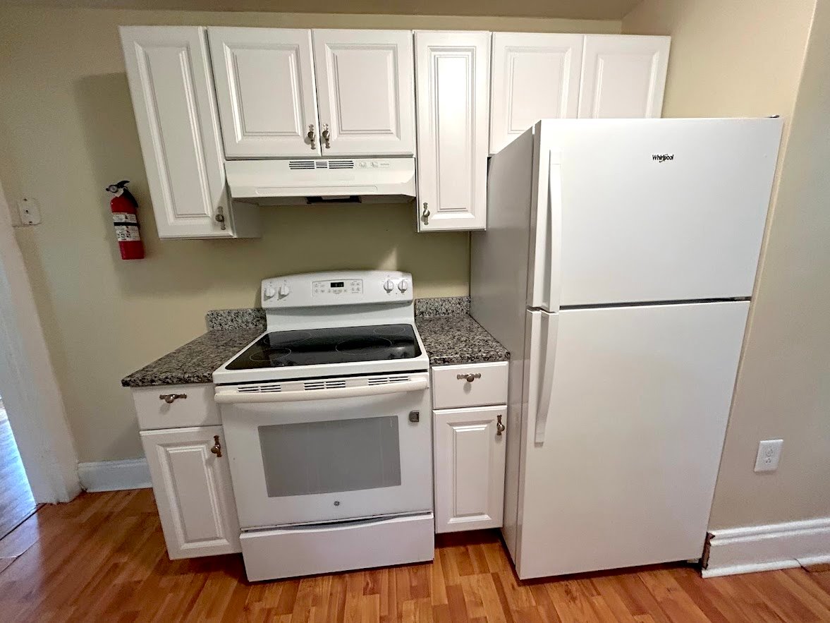 Kingsport House: 1233 E Center St
