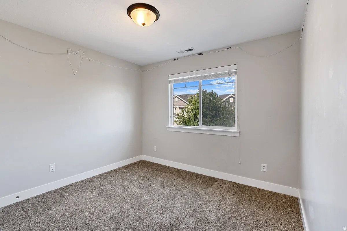 Lehi Single Room: 1721 n 3870 w
