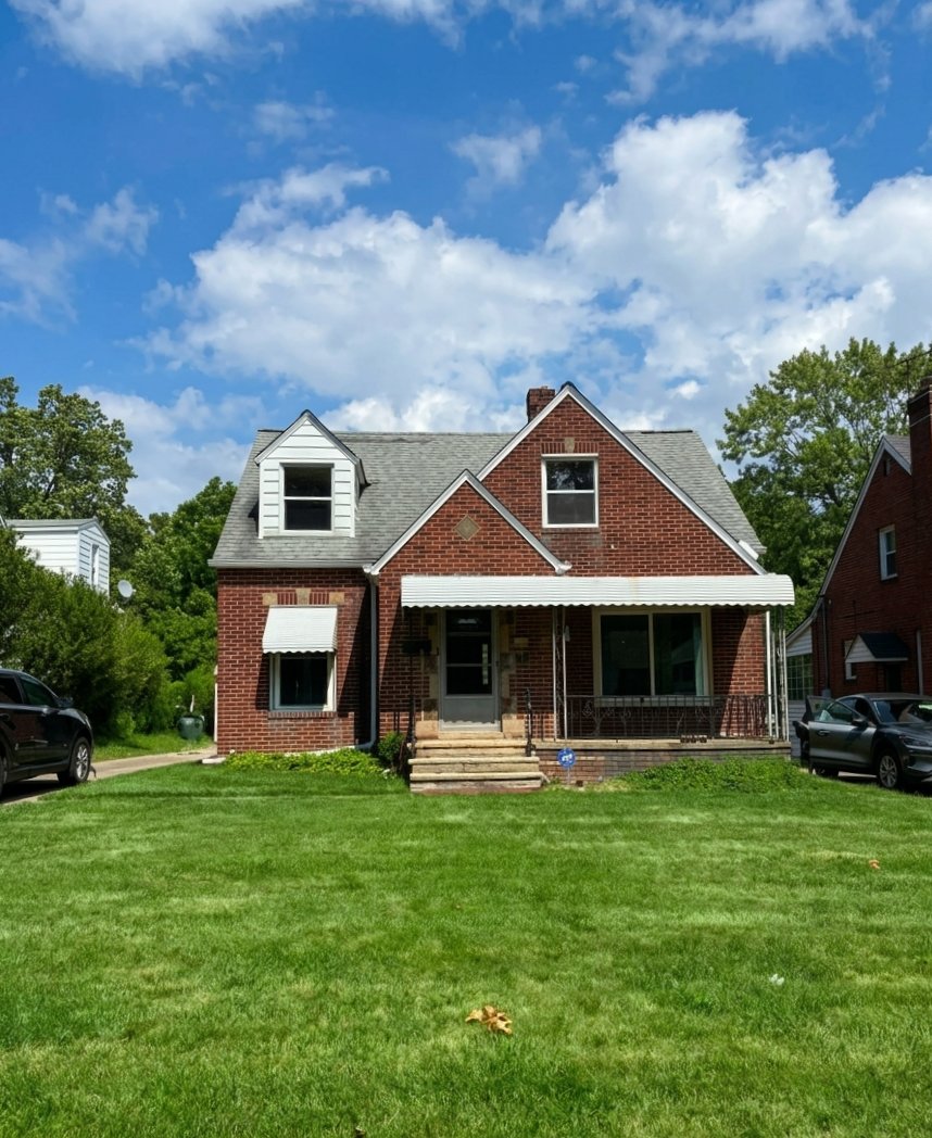 Euclid House: 2081 E 224th St