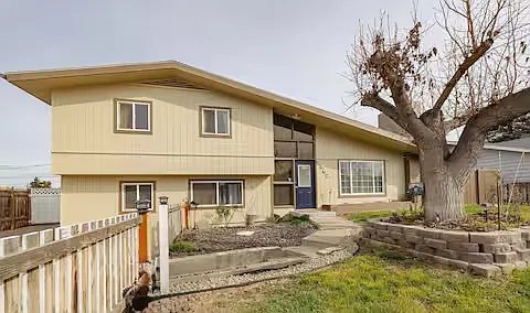 Yakima House: 3207 Gregory Ave