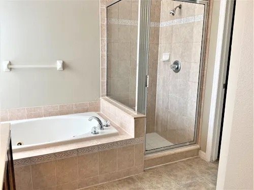 Tampa House: 15564 Lake Bella Vista Dr
