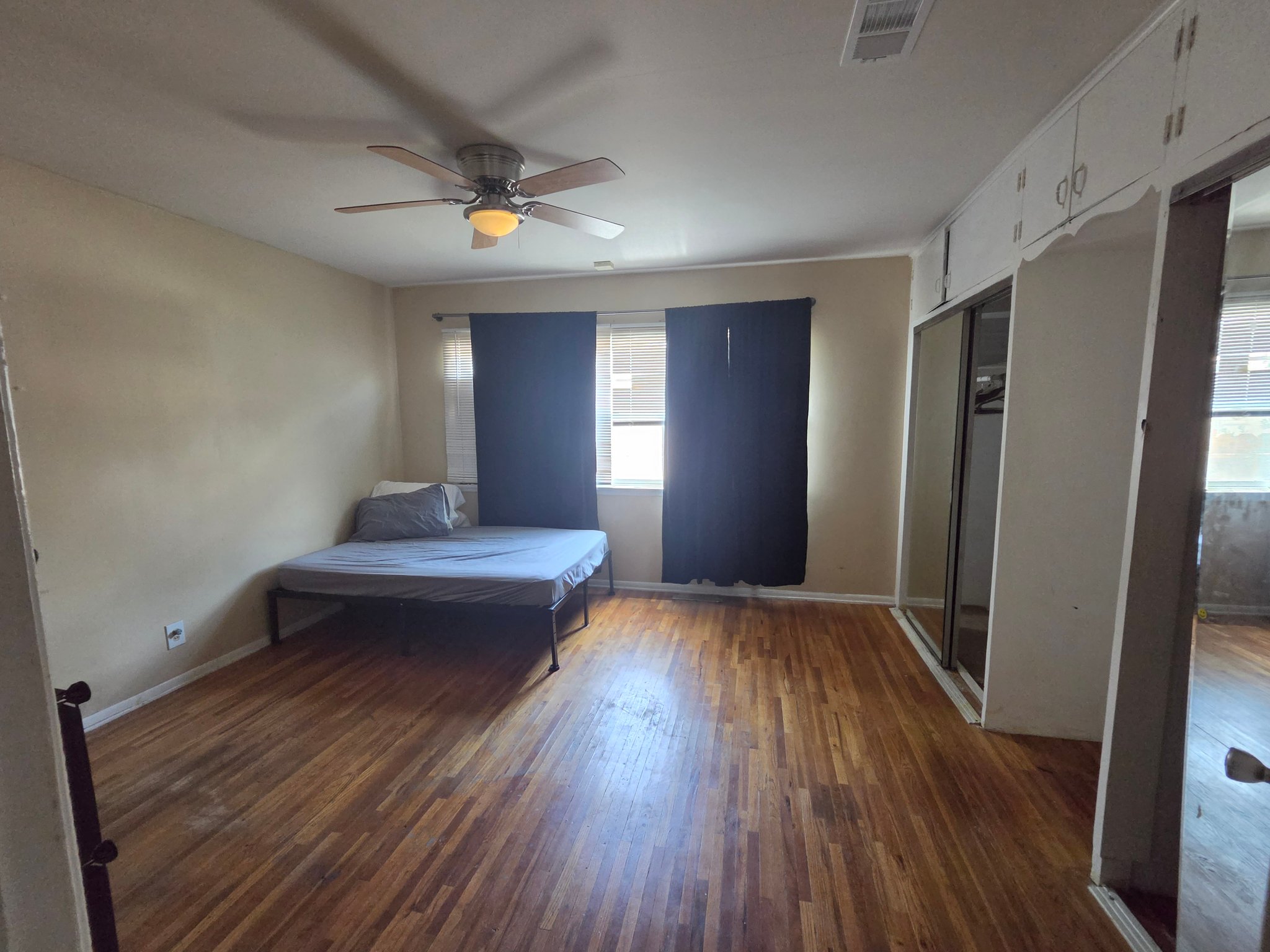 Pomona Single Room: 871 e franklin Ave,