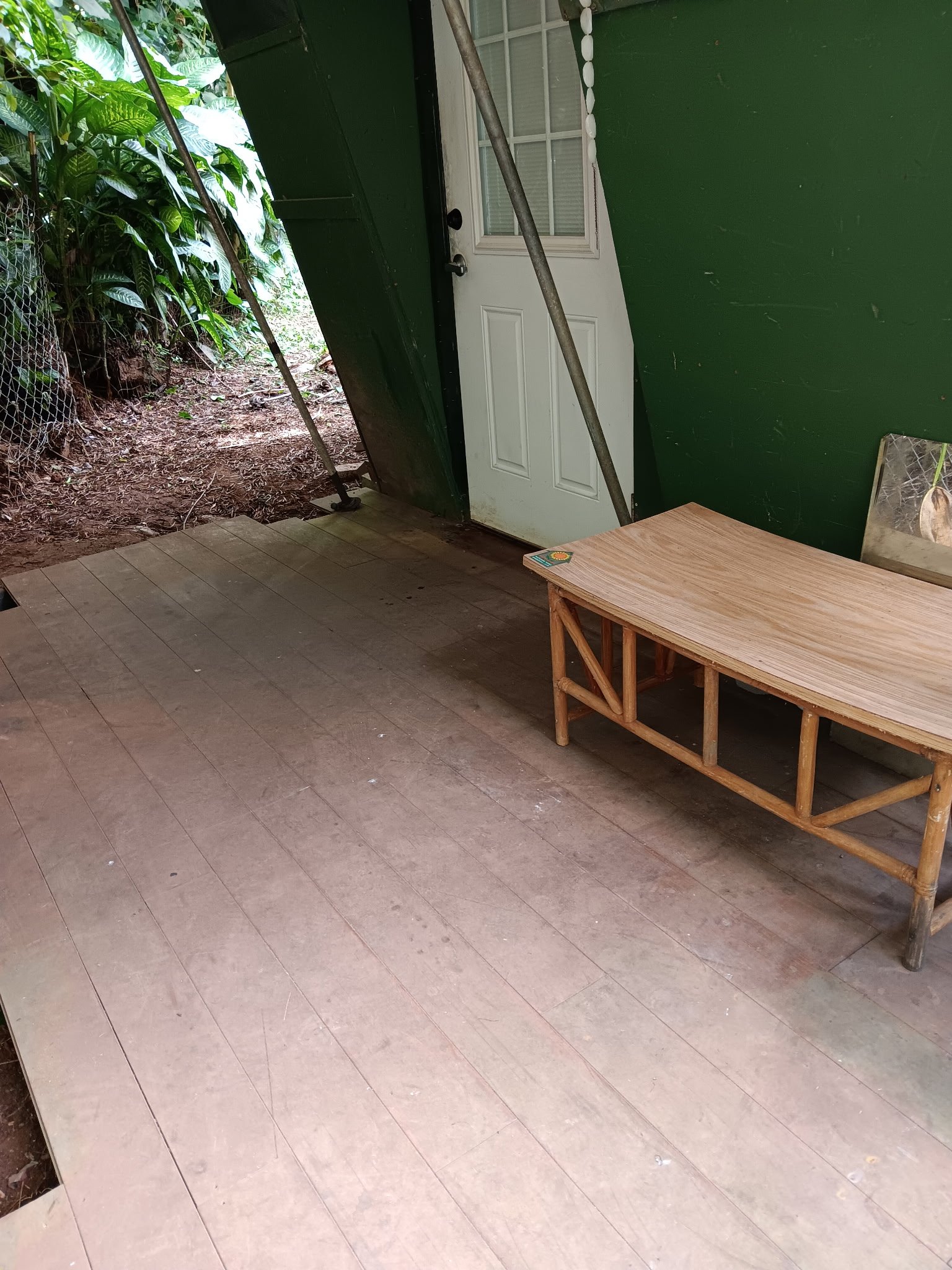 Waimanalo House: 41-1140 Waikupanaha St
