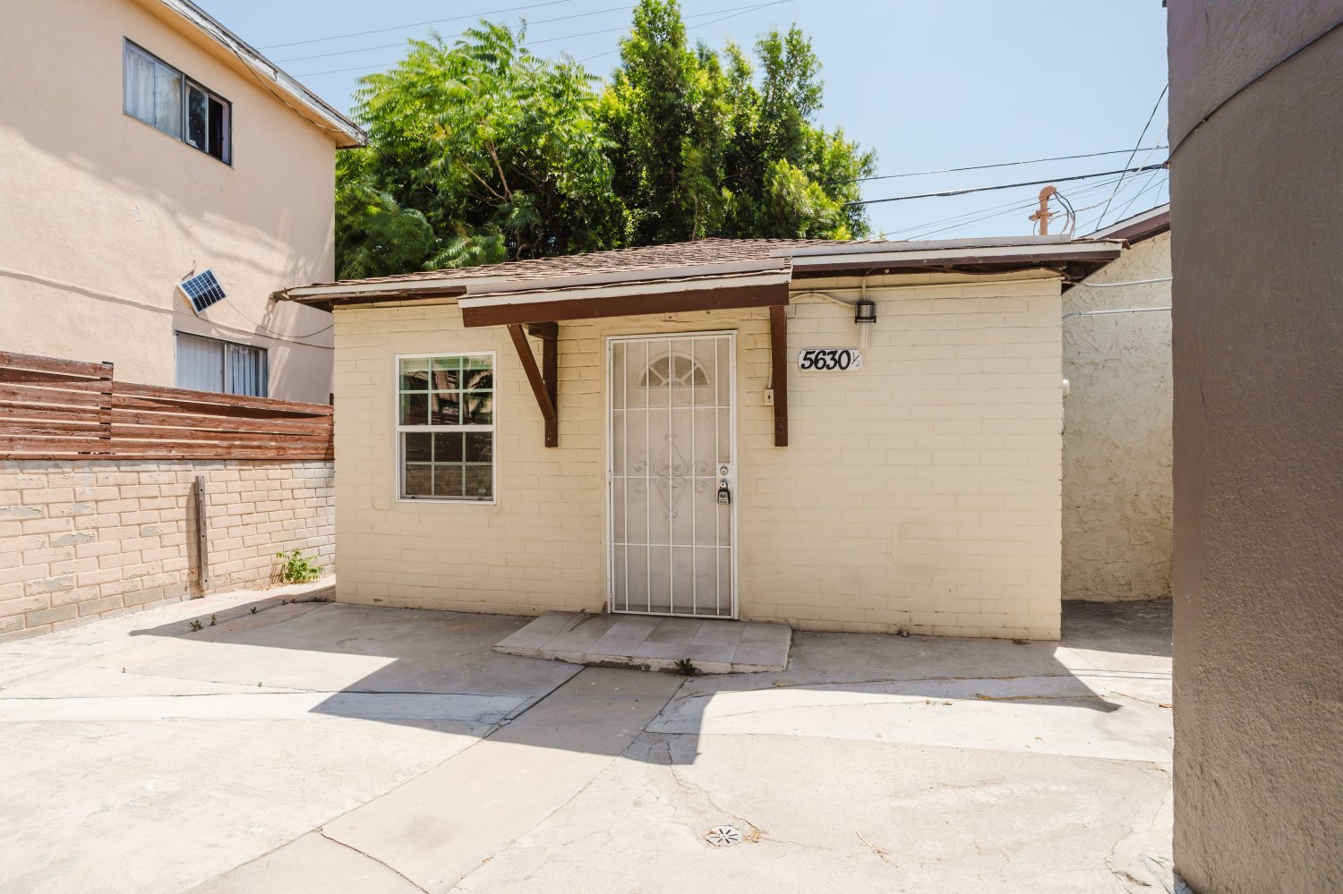 North Hollywood House: 5630 1/2 Craner Ave