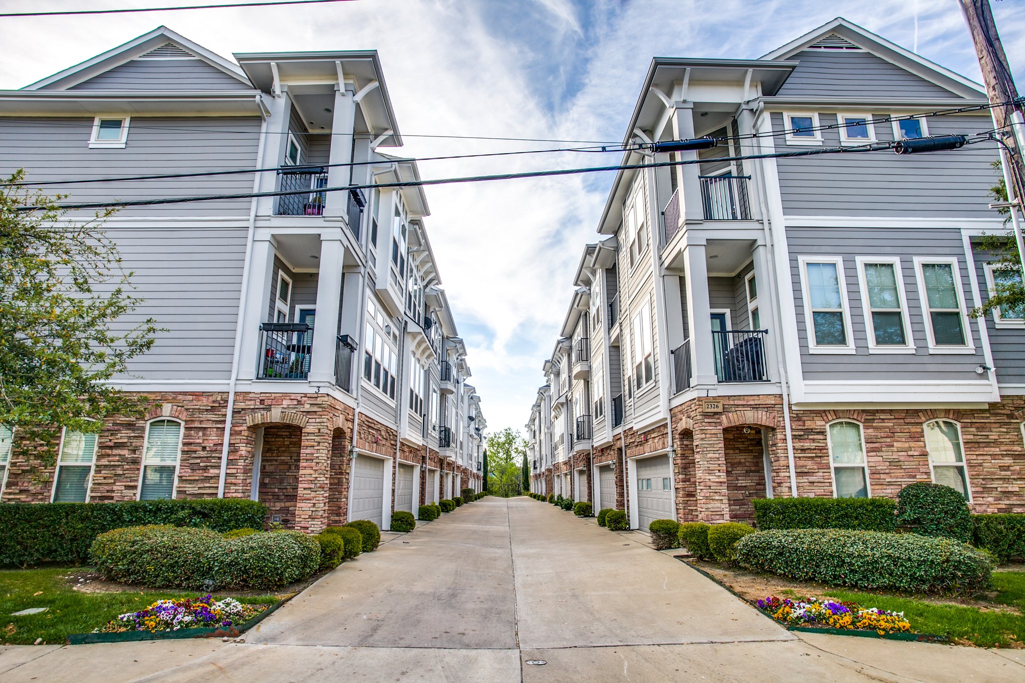 Dallas Condo: 2326 Stutz Dr
