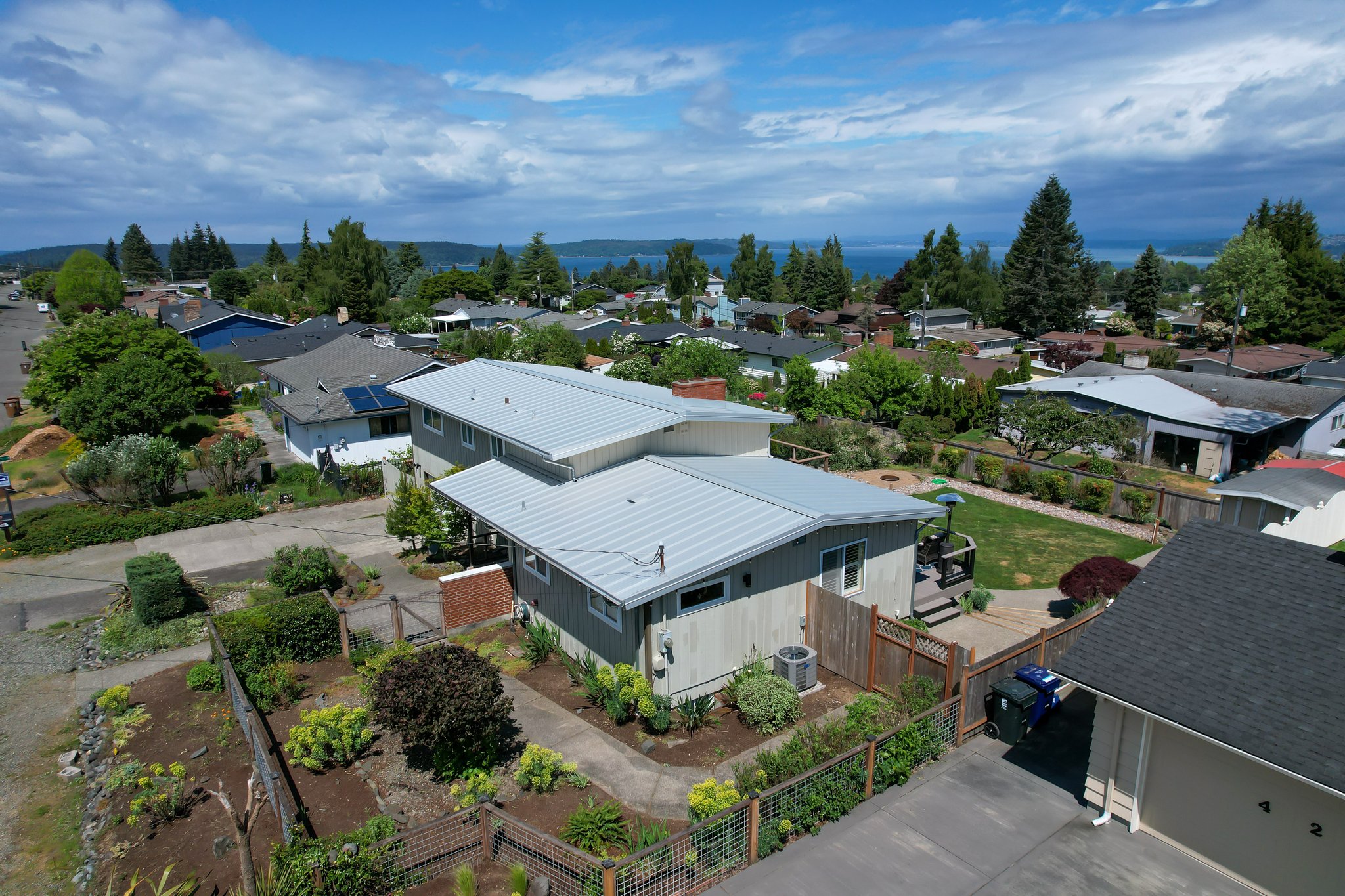 Tacoma House: 4233 N Frace Ave