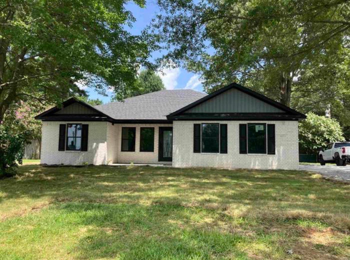 Beebe House: 906 W Center St