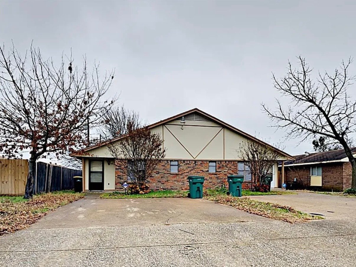 Cedar Hill Multiplex: 1101 Suburban St
