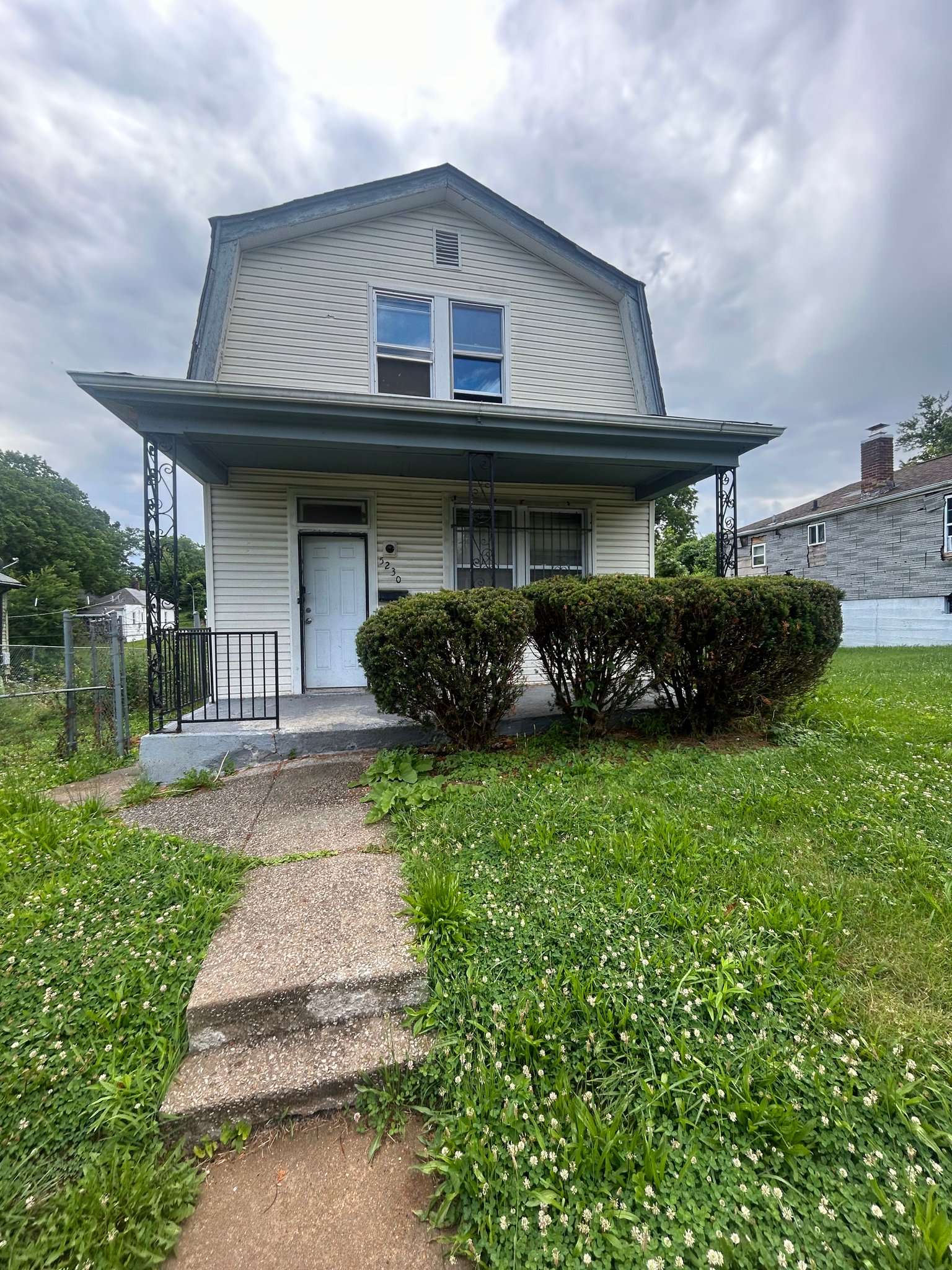St. Louis House: 5230 Thrush Ave