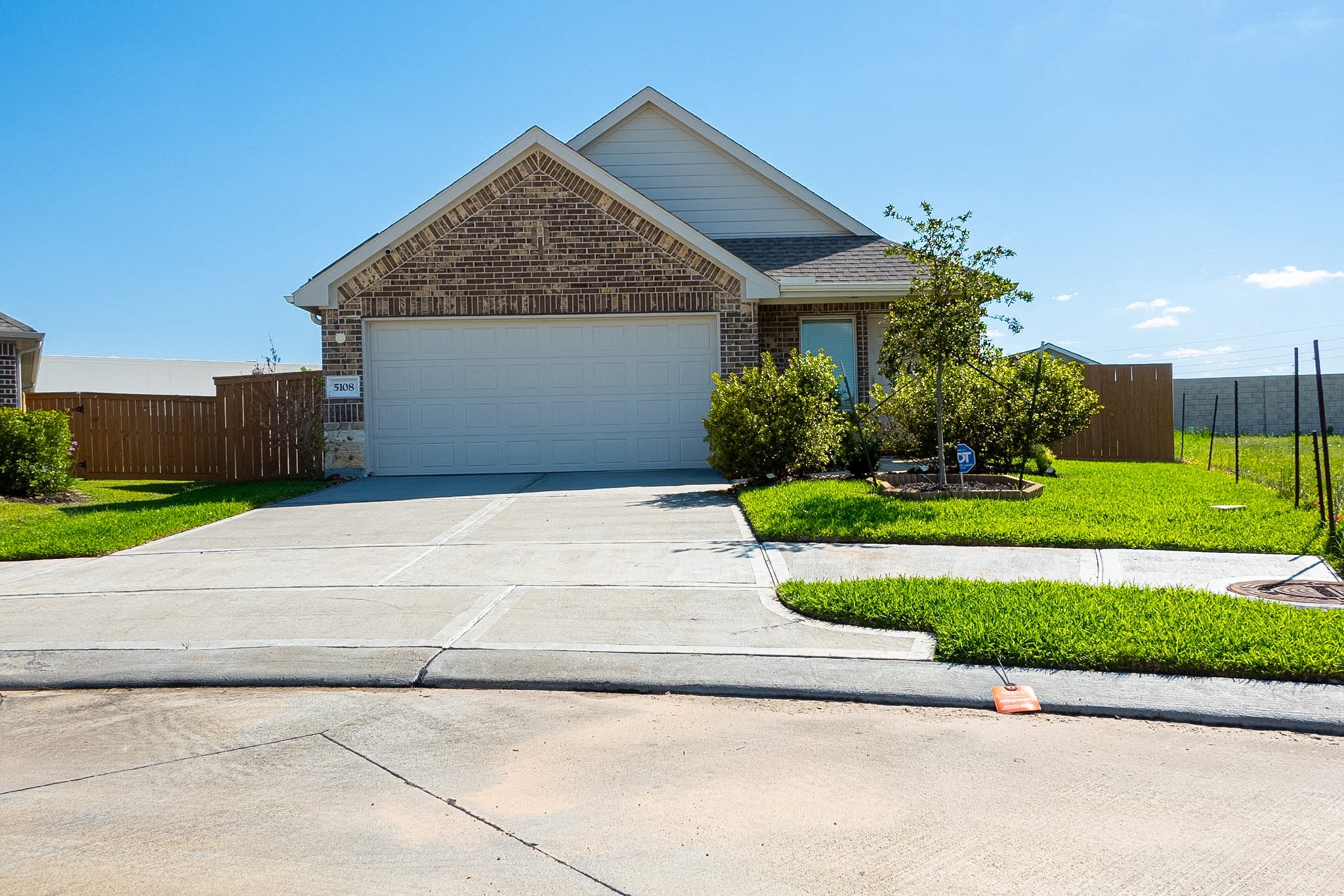 Katy House: 5108 Marcasca Dr
