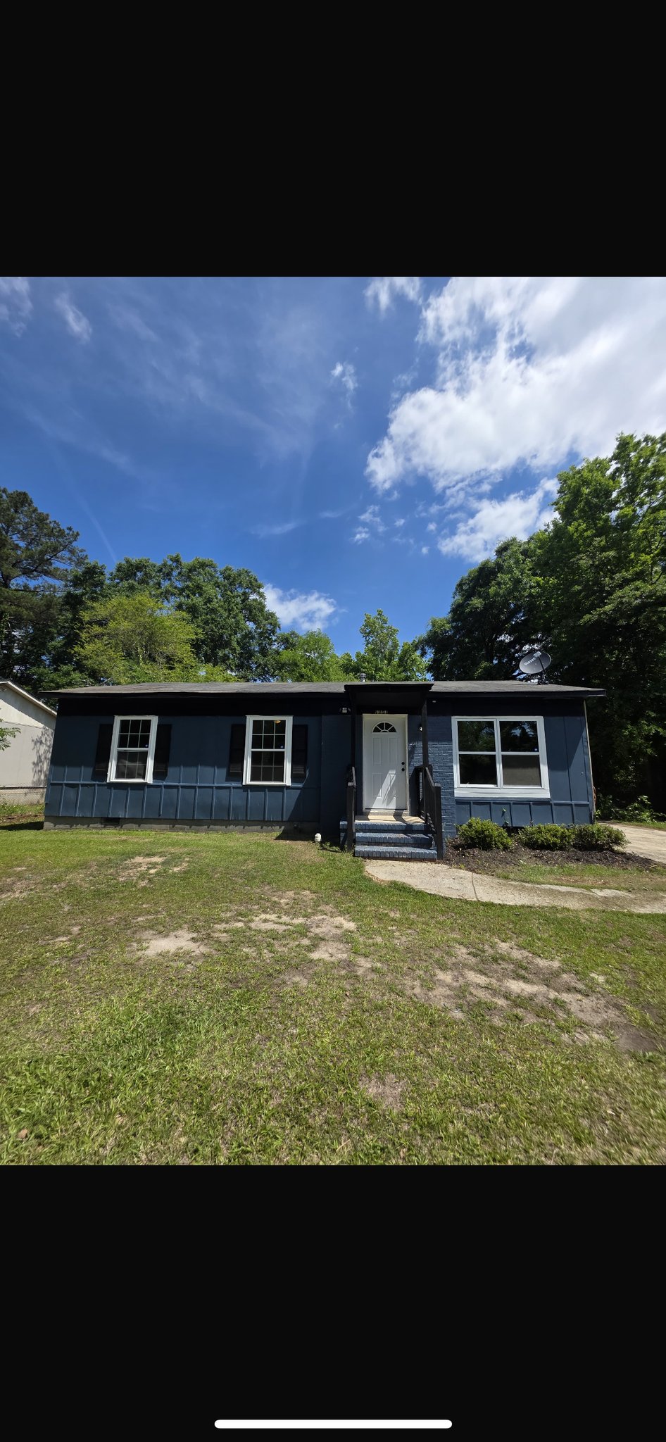 Macon House: 2641 Village Green Ln