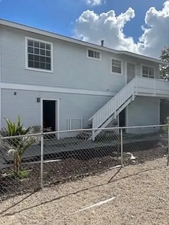 Fullerton Apartment: 132 N. Yale Ave.