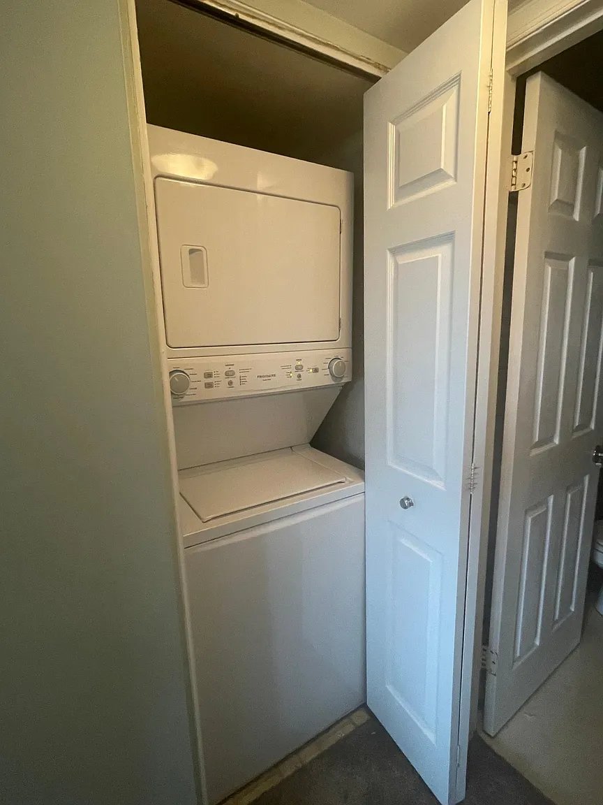 Southampton Condo: 18020 Beacon Hill Drive