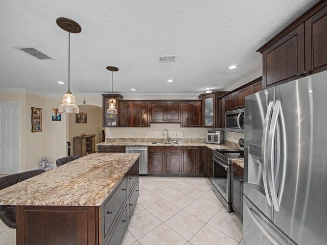 Lake Worth House: 4868 Canal Drive
