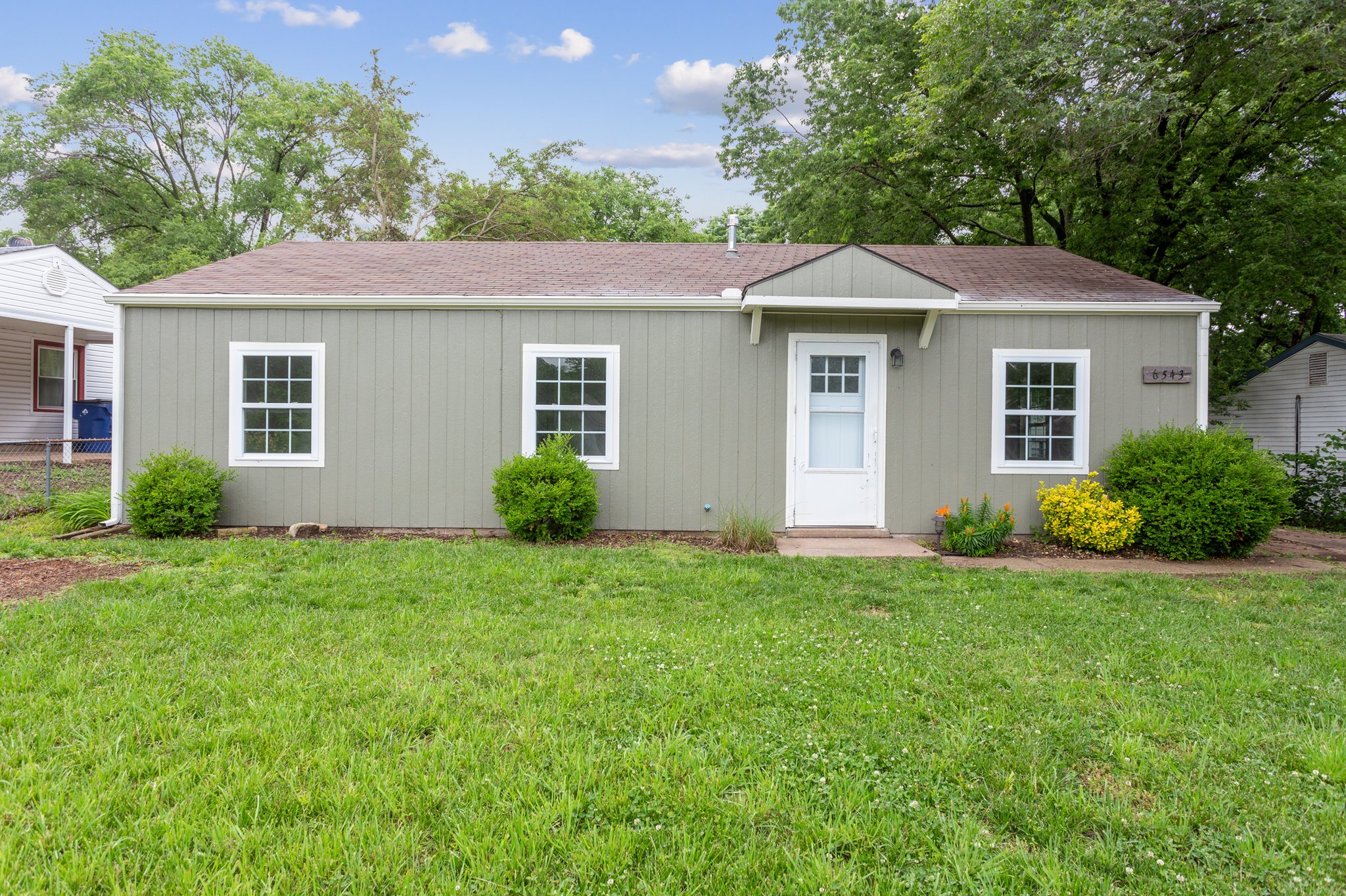 Park City House: 6543 N East Park View St