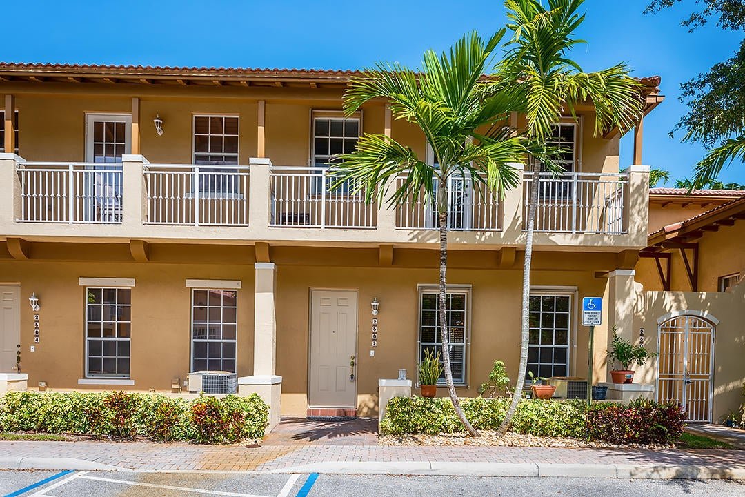 Boynton Beach Townhome: 2502 NW 4th Street