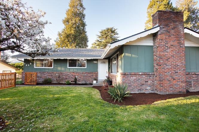 Eugene House: 1255 E 30th Ave