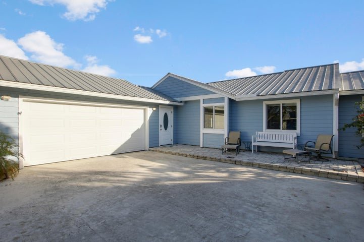Jupiter House: 18162 Jupiter Landings Drive