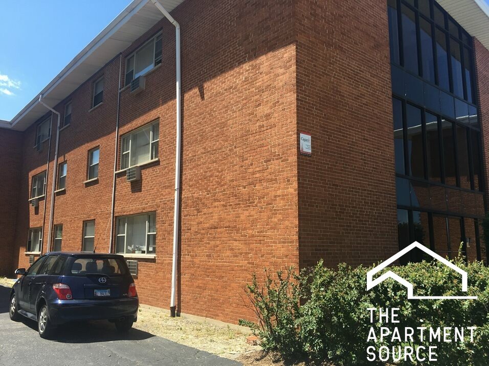 Skokie Apartment: 8254 Niles Center Rd., #D3, Skokie, IL 60077