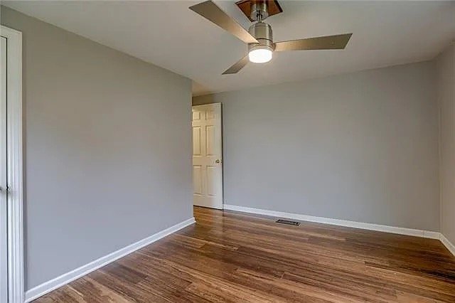 kansas House: 2815 NE 56th St, Kansas City, MO 64119