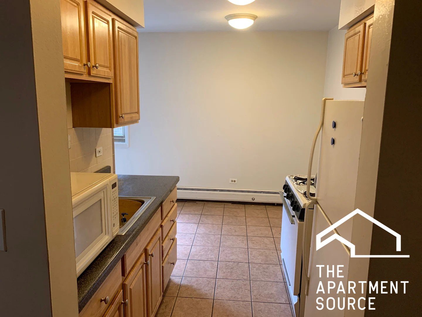 Skokie Apartment: 8254 Niles Center Rd., #E1, Skokie, IL 60077