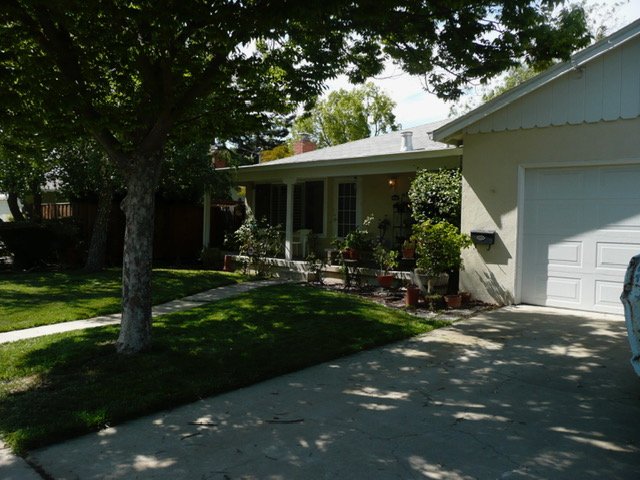LIVERMORE House: 3882 Yale Way
