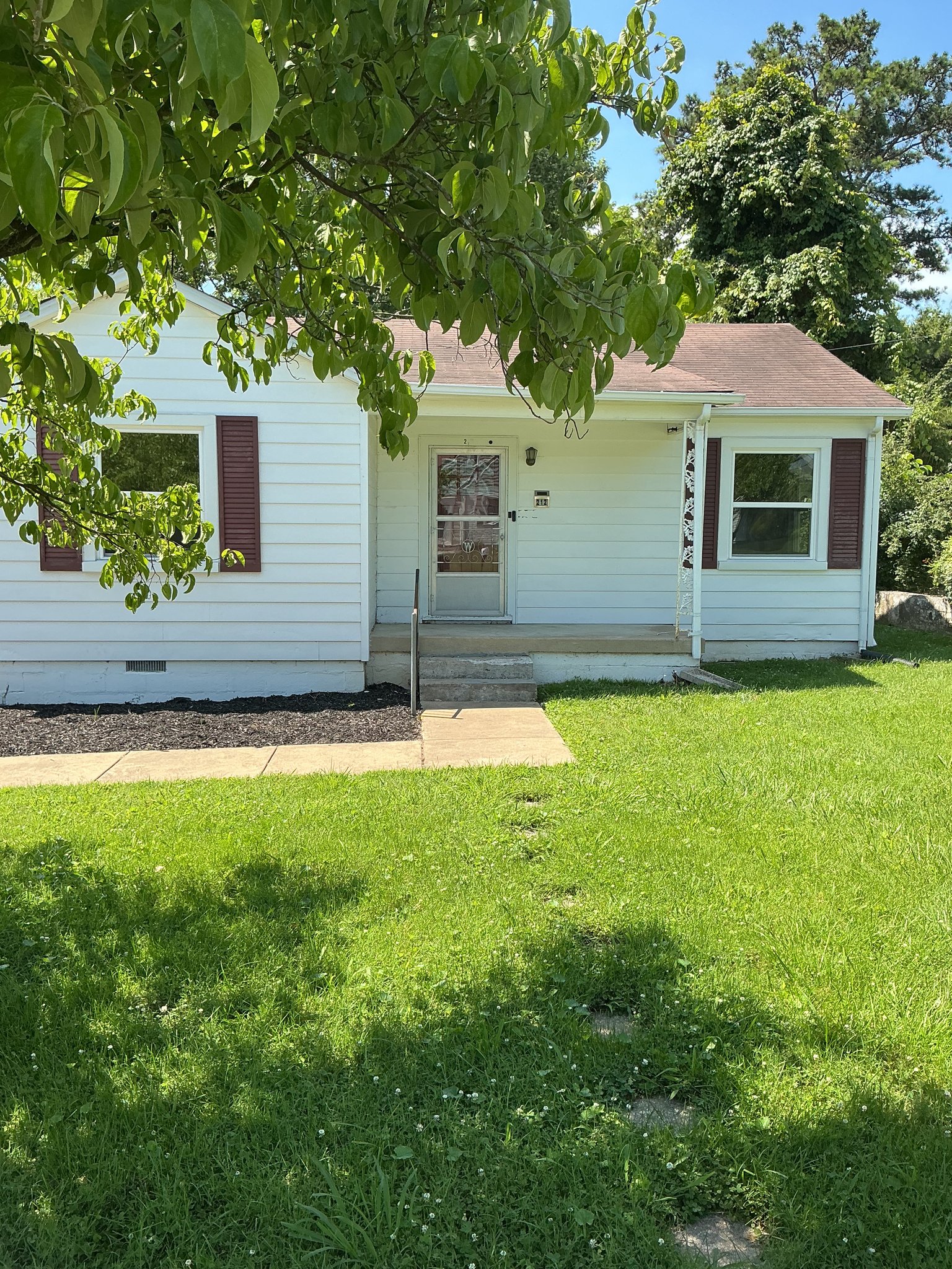 Columbia House: 212 7th Ave