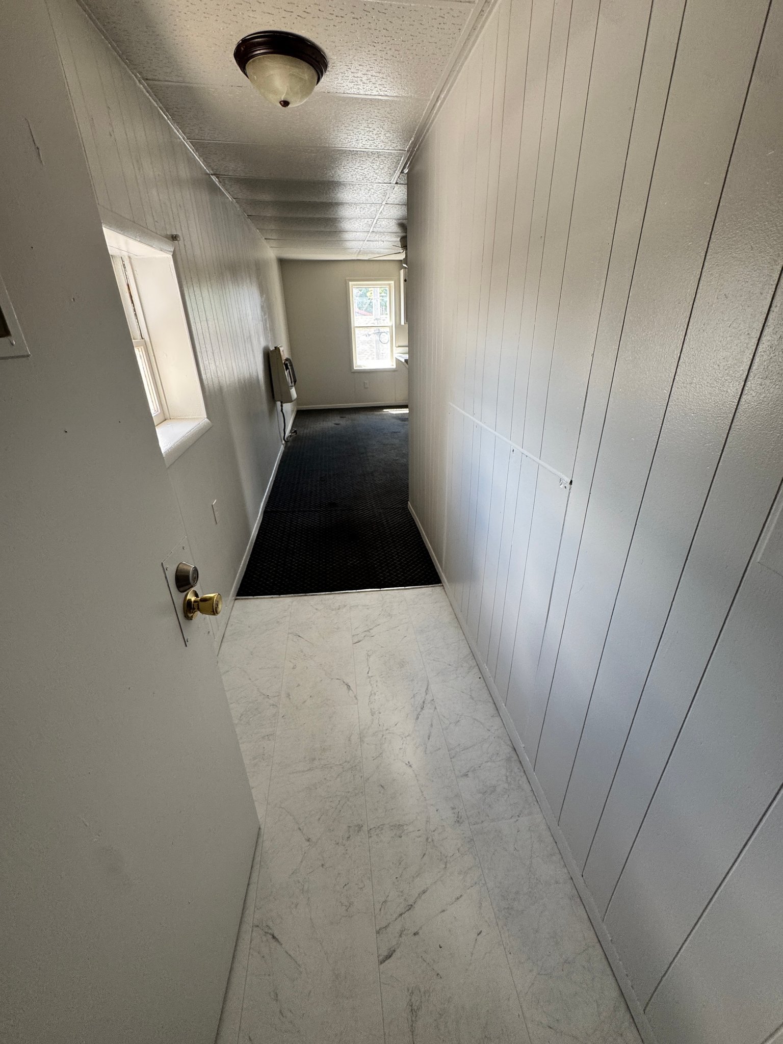 Lagrange Apartment: 202 S Detroit St