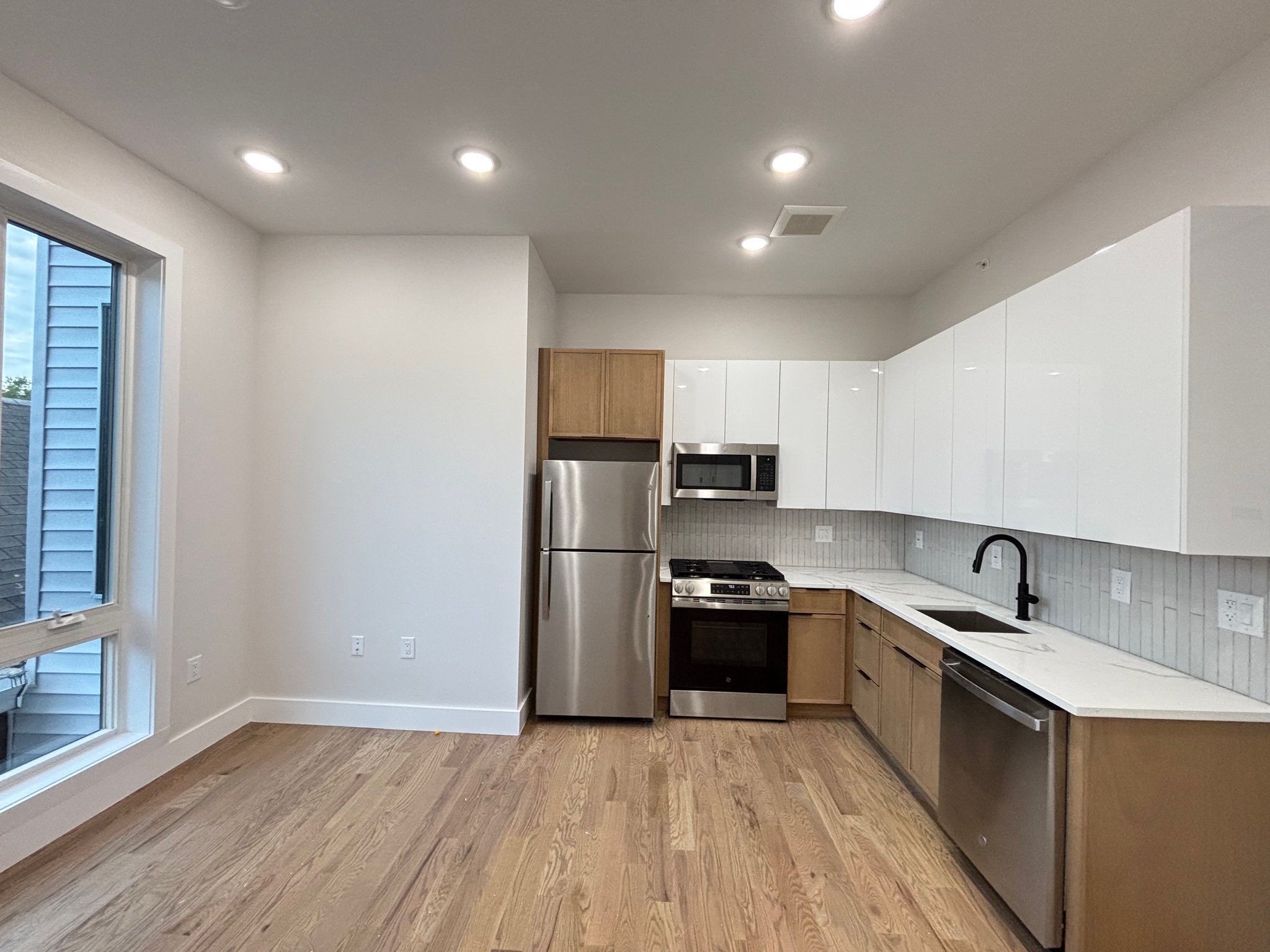 Jersey City Apartment: 40 Lembeck Ave