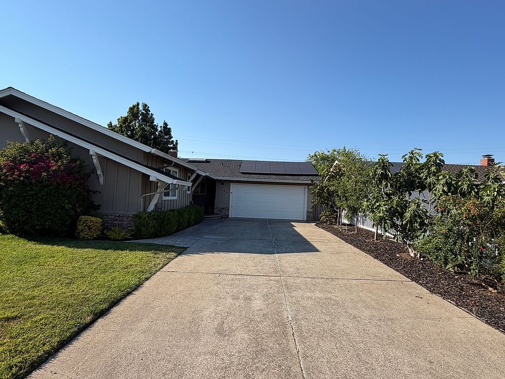 San Jose House: 1695 Merrill Dr