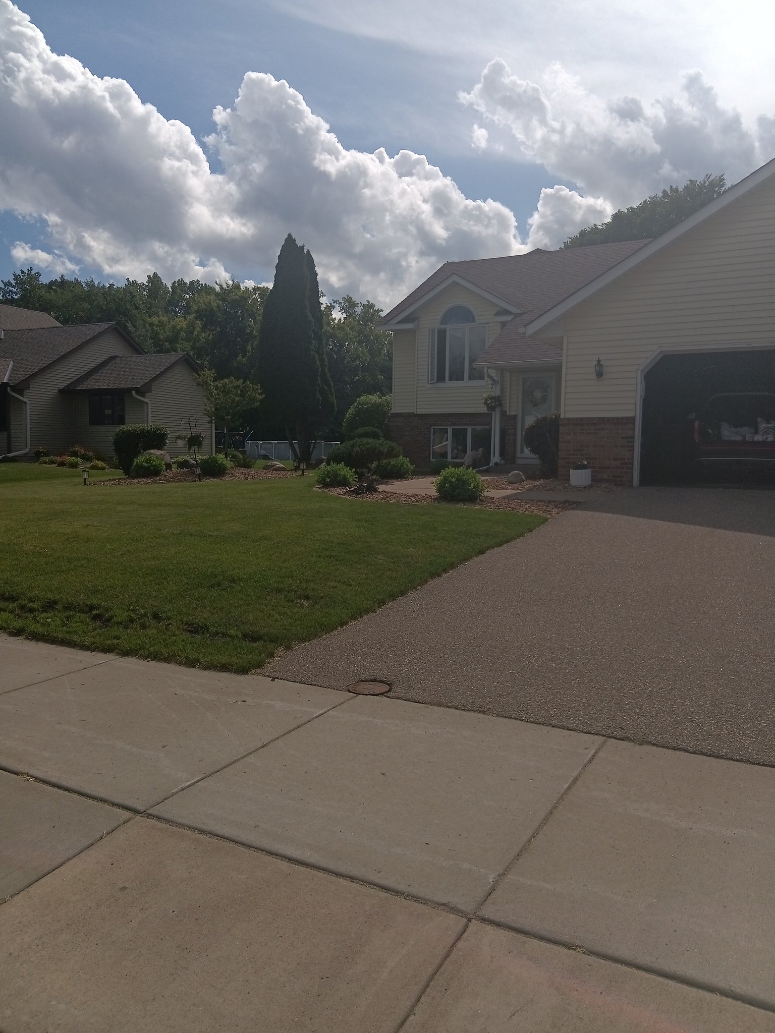 Oakdale House: 4806 Helmo Ave N