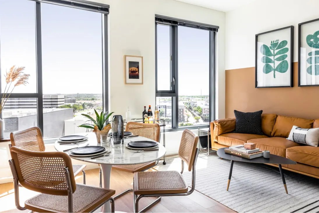 Dallas Apartment: 1930 Hi Line Drive