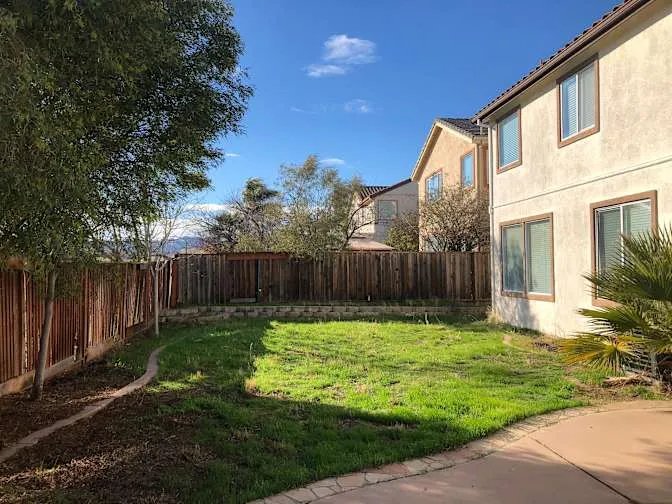 antioch Single Room: 2423 Mammoth Way
