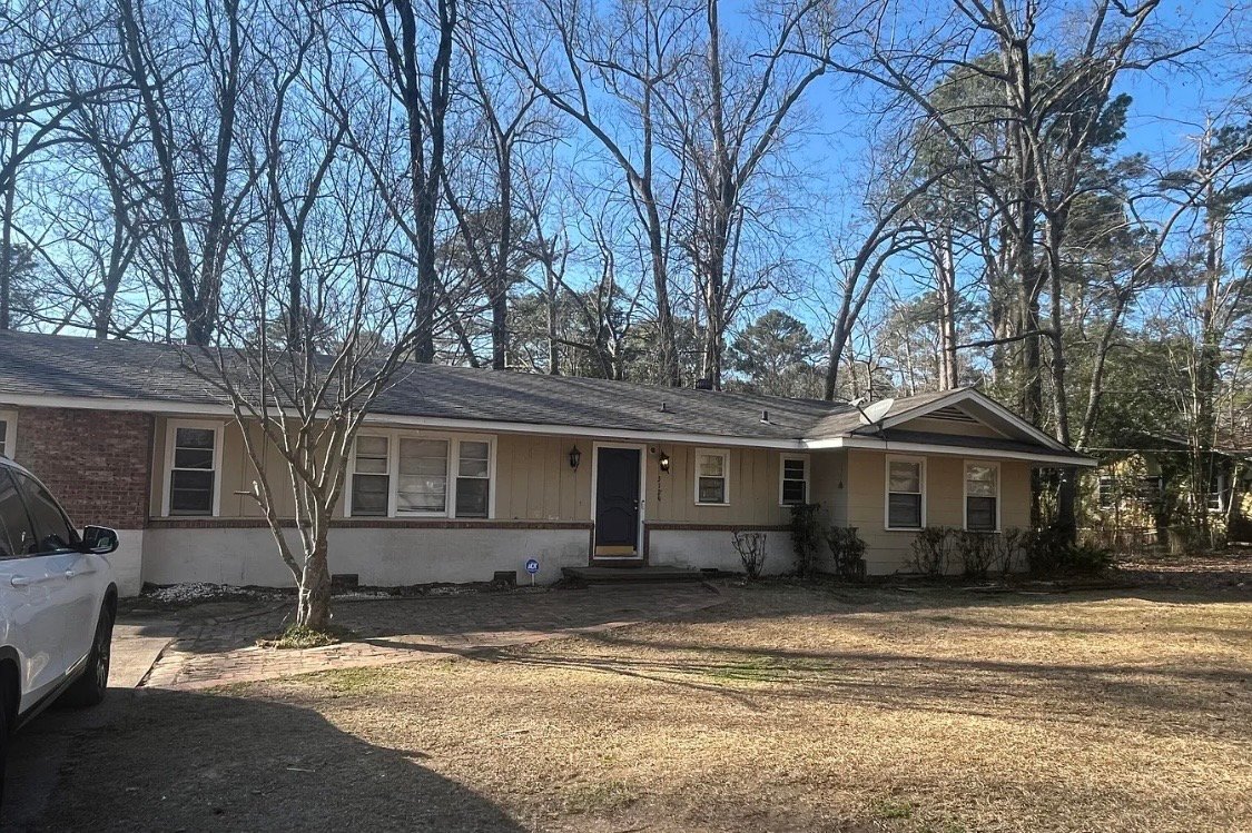 Jackson House: 3129 Adrienne Dr