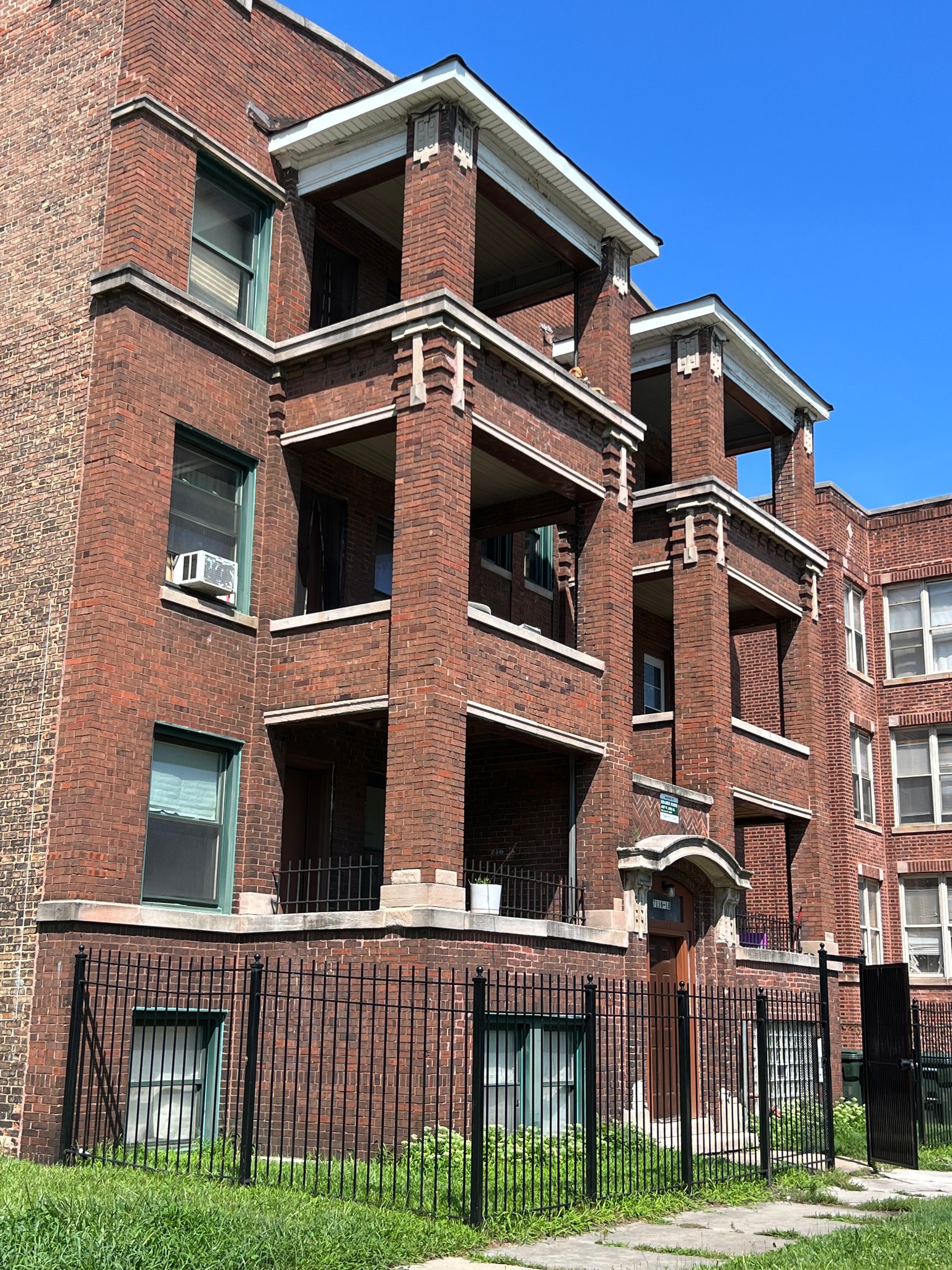 Chicago Apartment: 7116 S Harvard Ave