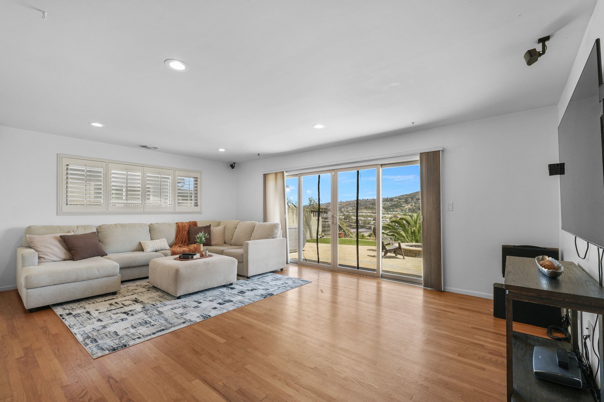 Spring Valley Single Room: 1357 Cornwall st