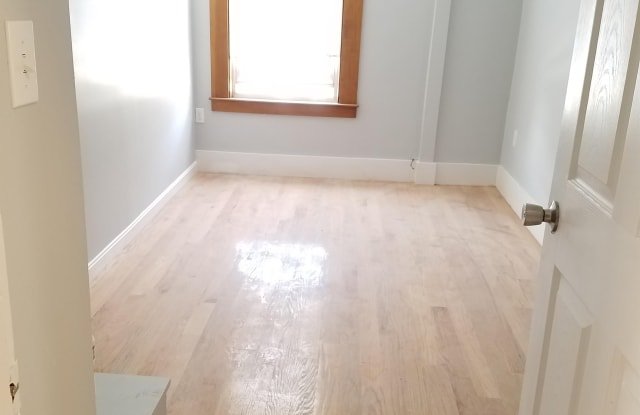 Malden Single Room: 28 Spring St