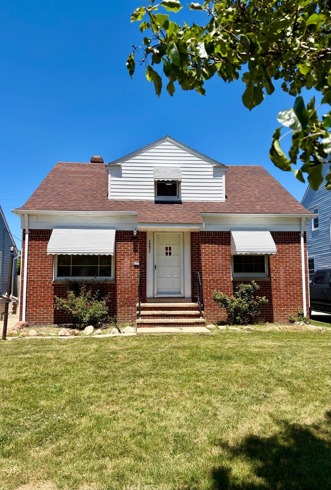 Euclid House: 20831 Morris ave