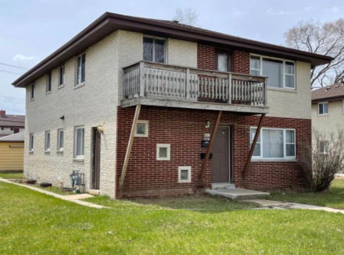 Milwaukee Apartment: 8803 W Thurston Ave