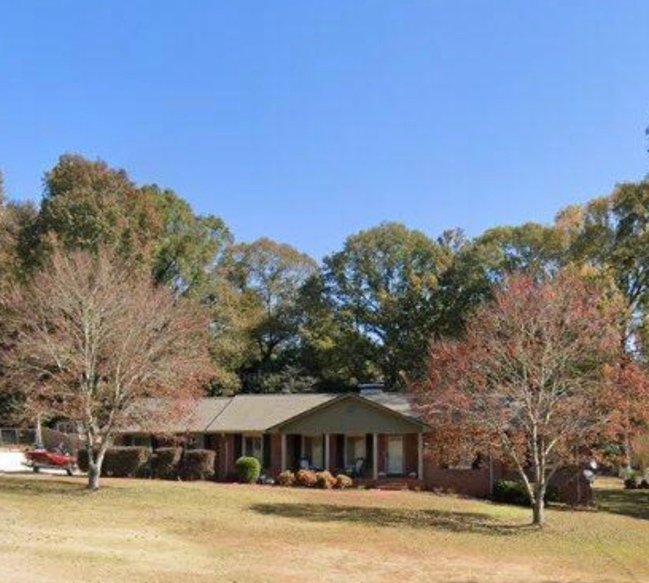 Lagrange House: 650 Azalea Dr