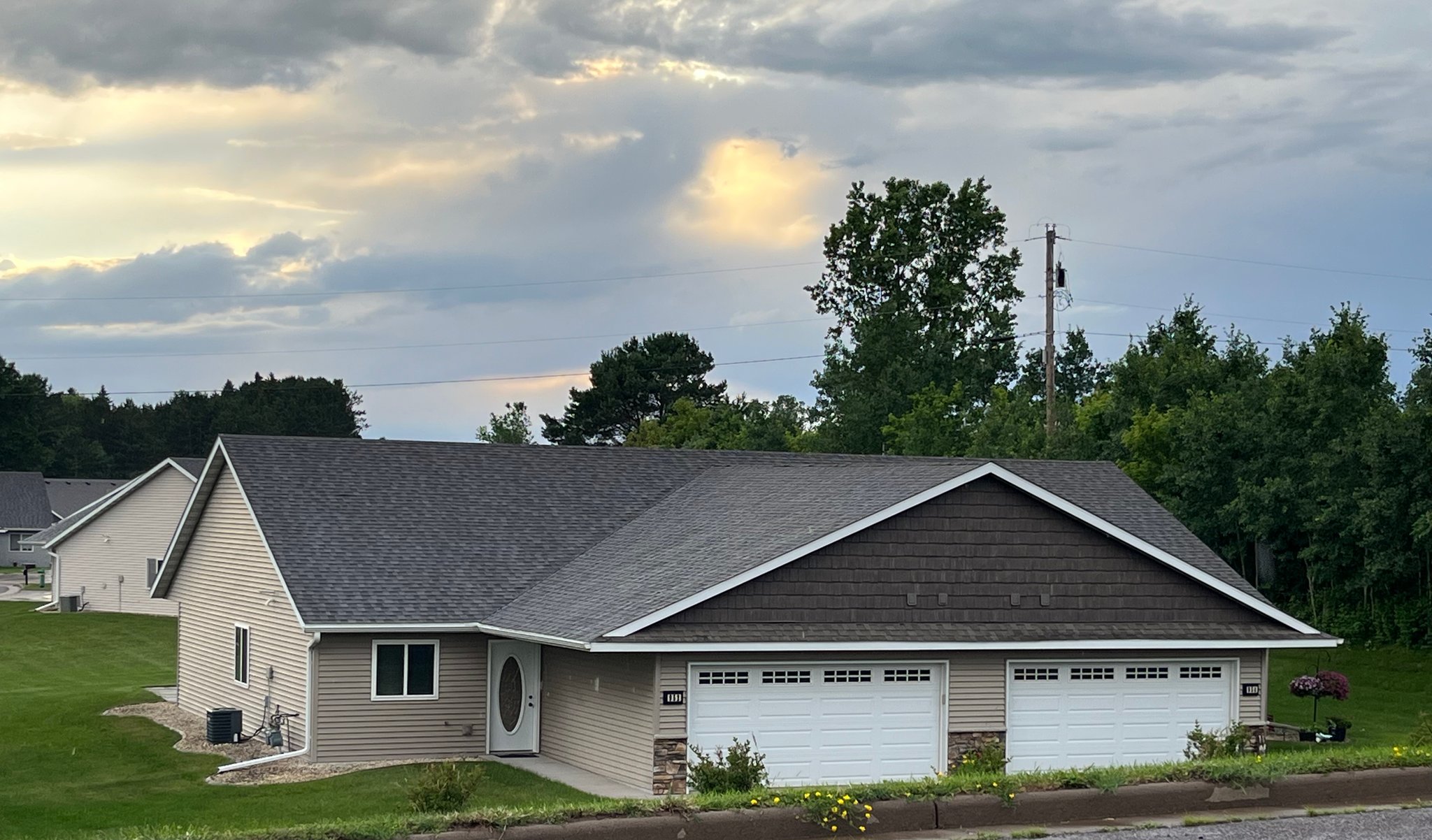 Chippewa Falls Condo: 952 E Wisconsin St