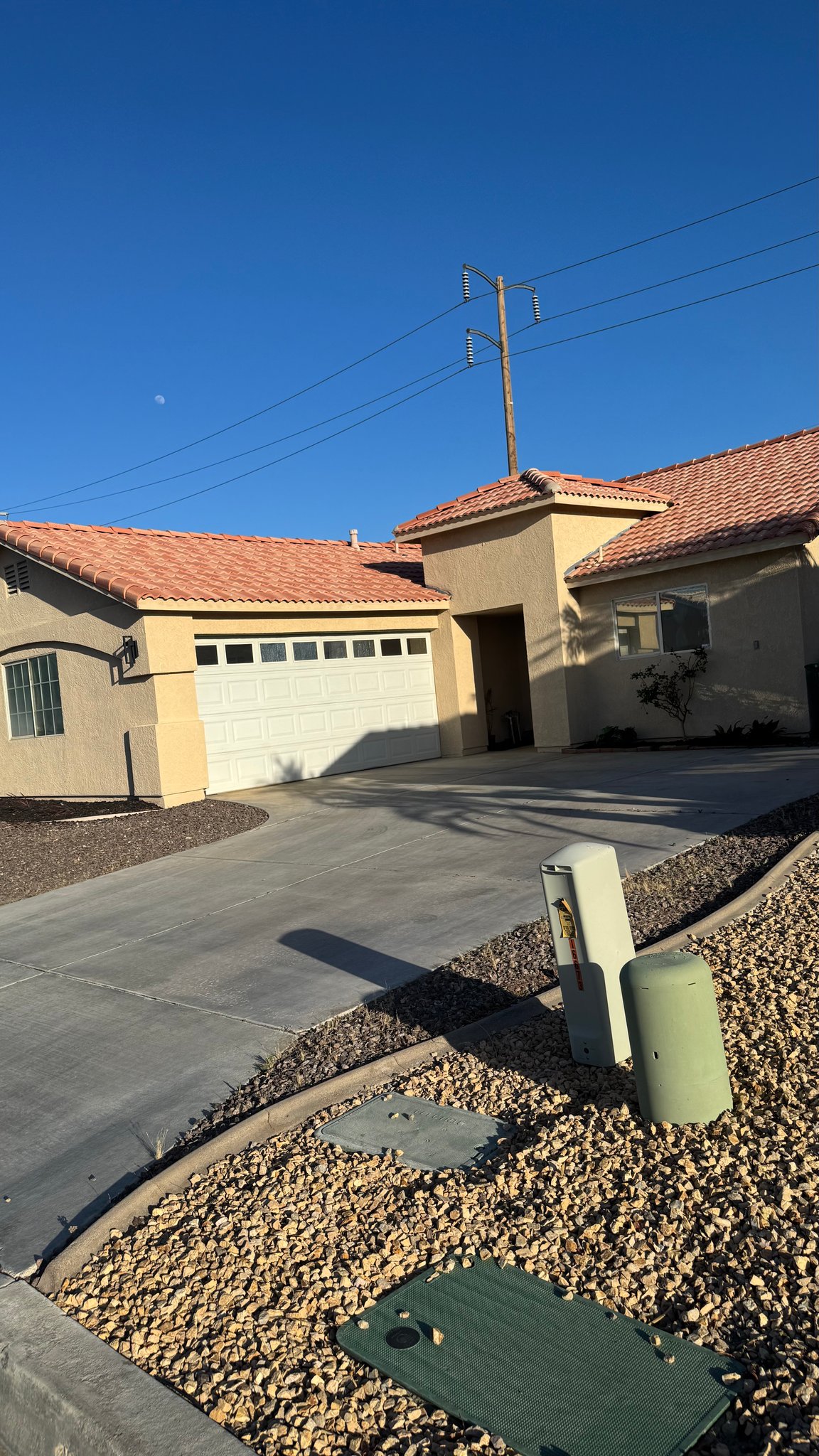 Thousand Palms House: 73951 White Sands Dr