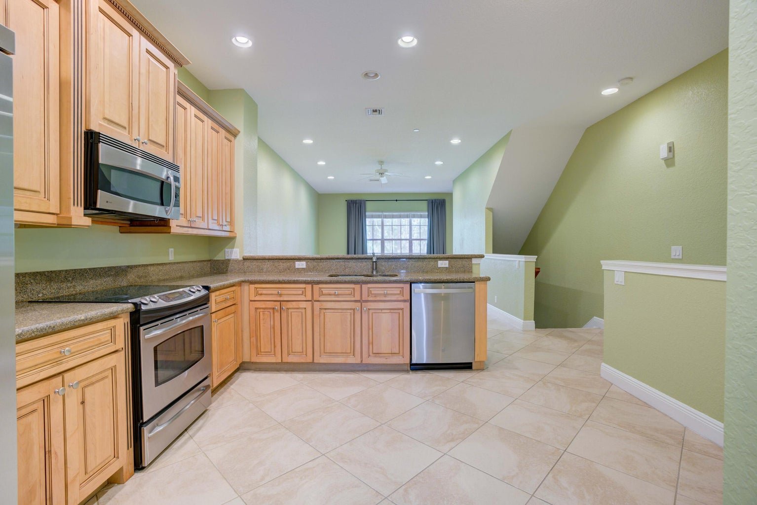 Palm Beach Gardens Townhome: 5113 Artesa Way W