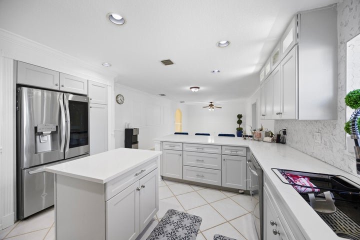 Loxahatchee House: 6934 Grapeview Boulevard