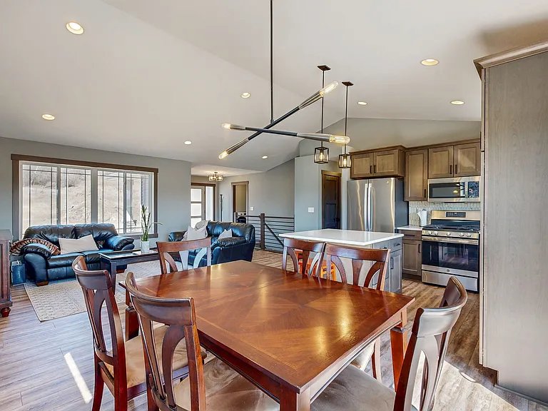 Rochester House: 2332 Hadley Hills Dr NE