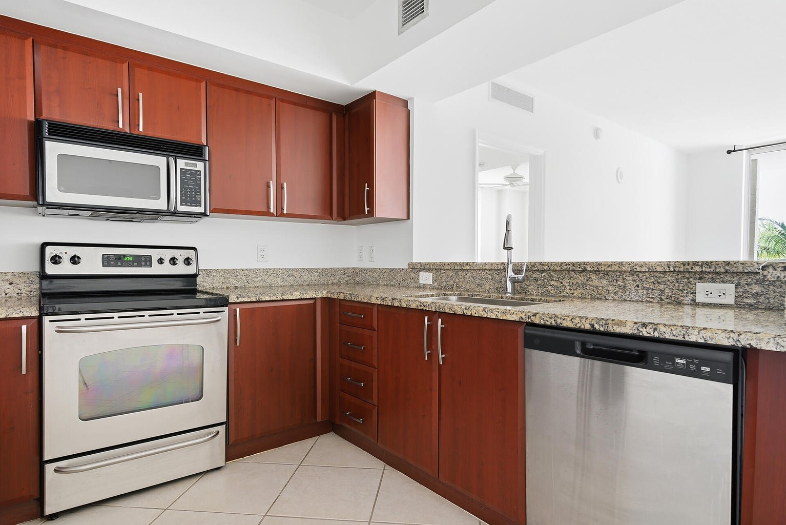 West Palm Beach Condo: 403 S Sapodilla Avenue 218