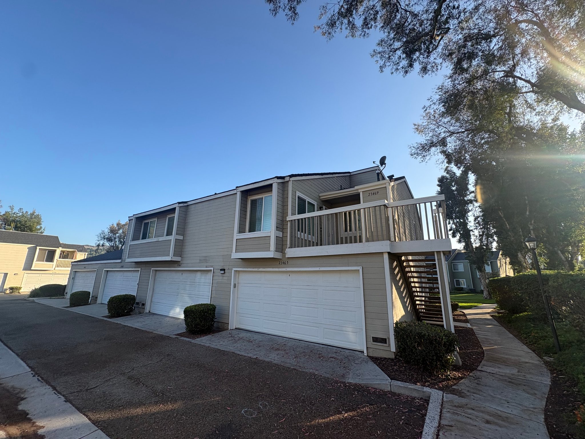 YORBA LINDA Townhome: 23469 CAMBRIDGE RD