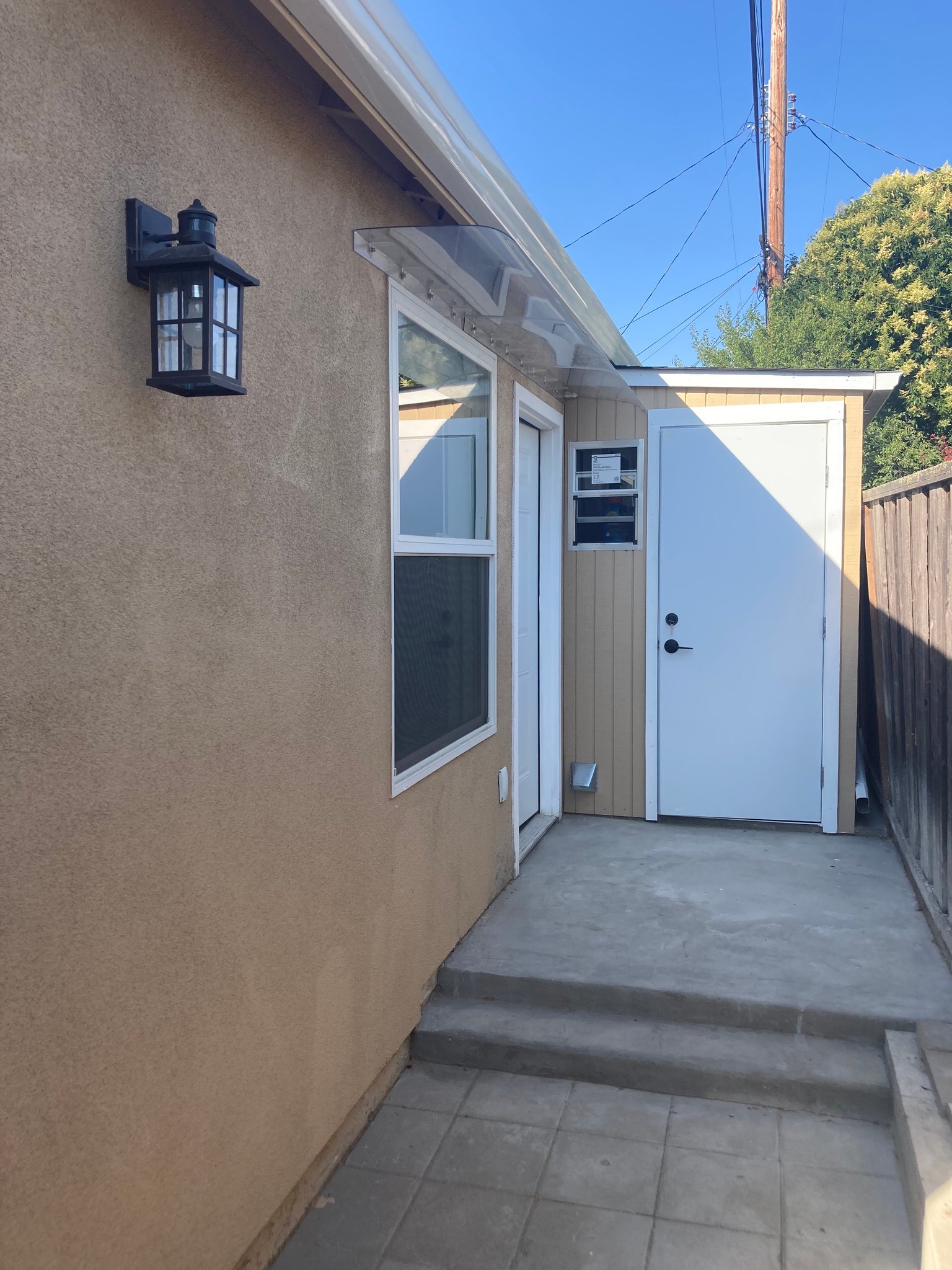Santa Clara House: 1832 Eisenhower Dr.