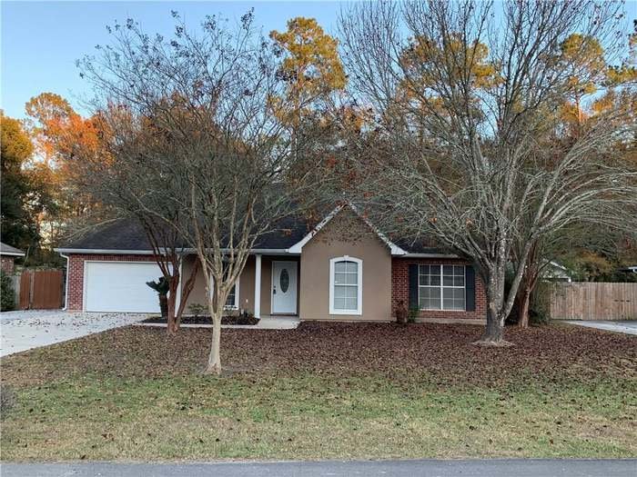 Ponchatoula House: 39364 Brookfield Dr